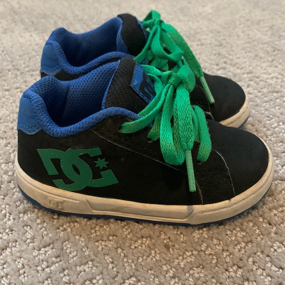 DC toddler sneakers, size 6